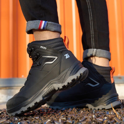 Industrial slip-resistant men and women safety boots supplier