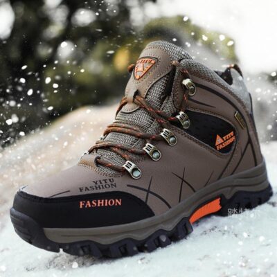 Breathable waterproof men’s hiking boots outdoor use
