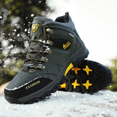 Breathable waterproof men’s hiking boots outdoor use