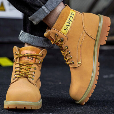 Bulk men’s safety work boots with rubber outsole