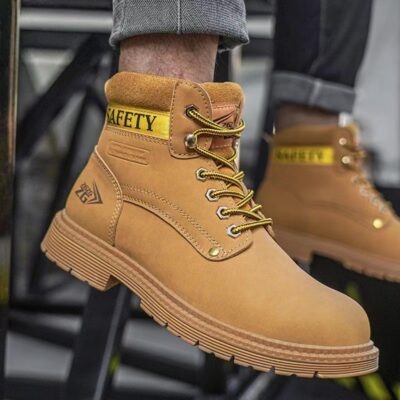 Bulk men’s safety work boots with rubber outsole