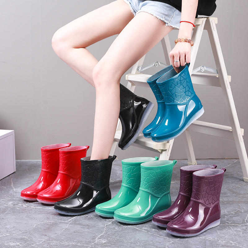 Fashionable women’s non-slip rain boots manufacturer