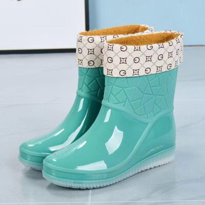Fashionable women’s non-slip rain boots manufacturer