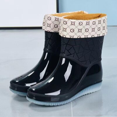 Fashionable women’s non-slip rain boots manufacturer