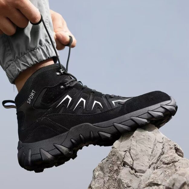 High-Top Safety Boots for Men - Puncture-Resistant
