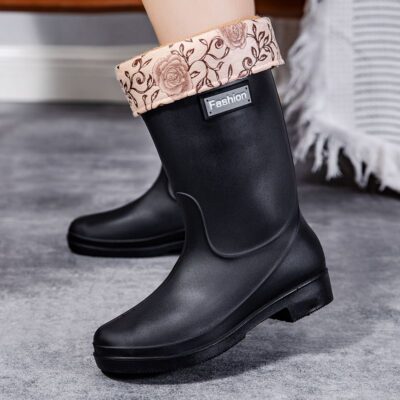 Fashion women mid-calf fleece-lined waterproof rain boots